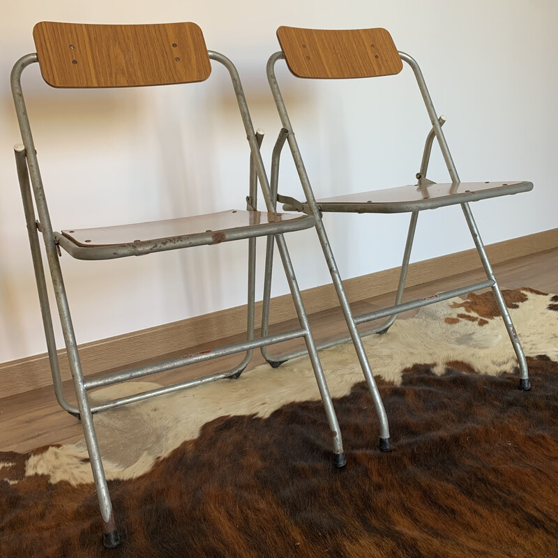 Par de cadeiras dobráveis alemãs de metal e madeira, 1960-1970