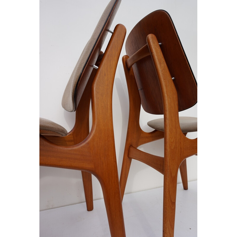 Set of 2 Mid Century Chairs by Arne Hovmand Olsen - 1960s