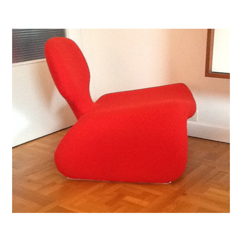 "Djinn" red low chair, Olivier MOURGUE - 1960s