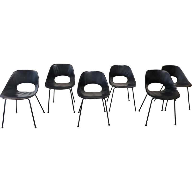 Set van 6 vintage aluminium "tulp" stoelen met zwart lederen bekleding van Pierre Guariche, 1950