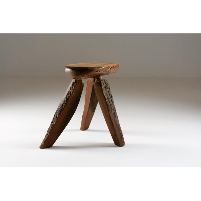 Tabouret tripode vintage en bois au veinage, France 1950