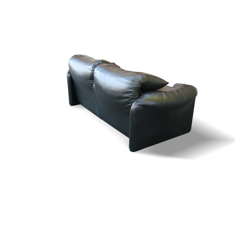 "Maralunga" vintage sofa in black leather by Vico Magistretti for Cassina