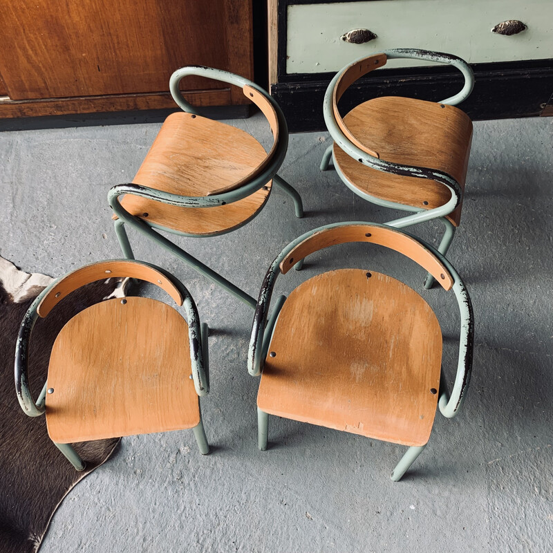 Juego de 4 sillas infantiles vintage de madera y metal