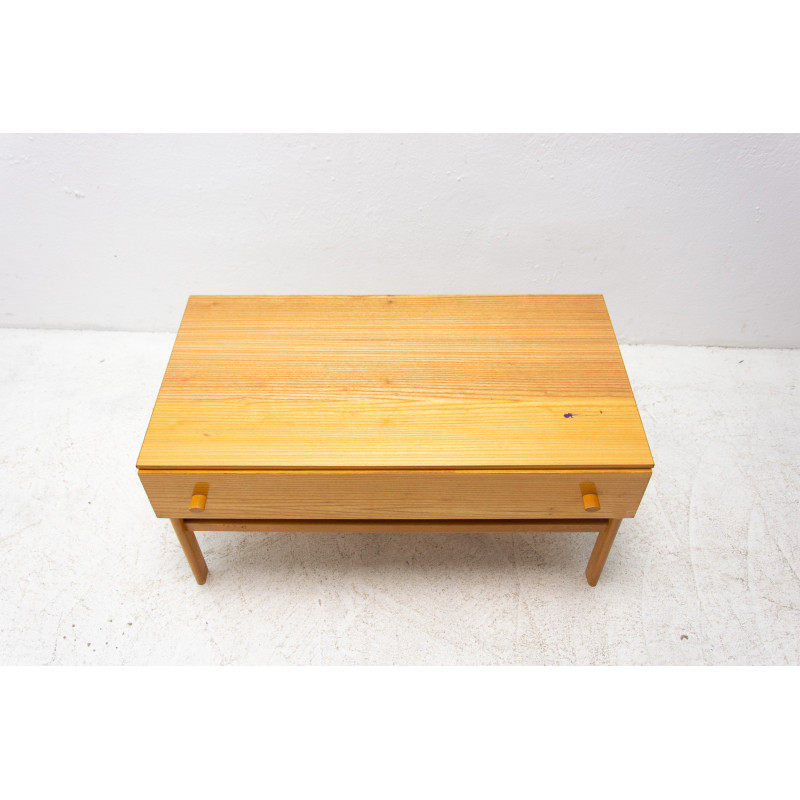 Table d'appoint vintage en bois d'orme par Jitona, Tchécoslovaquie 1970