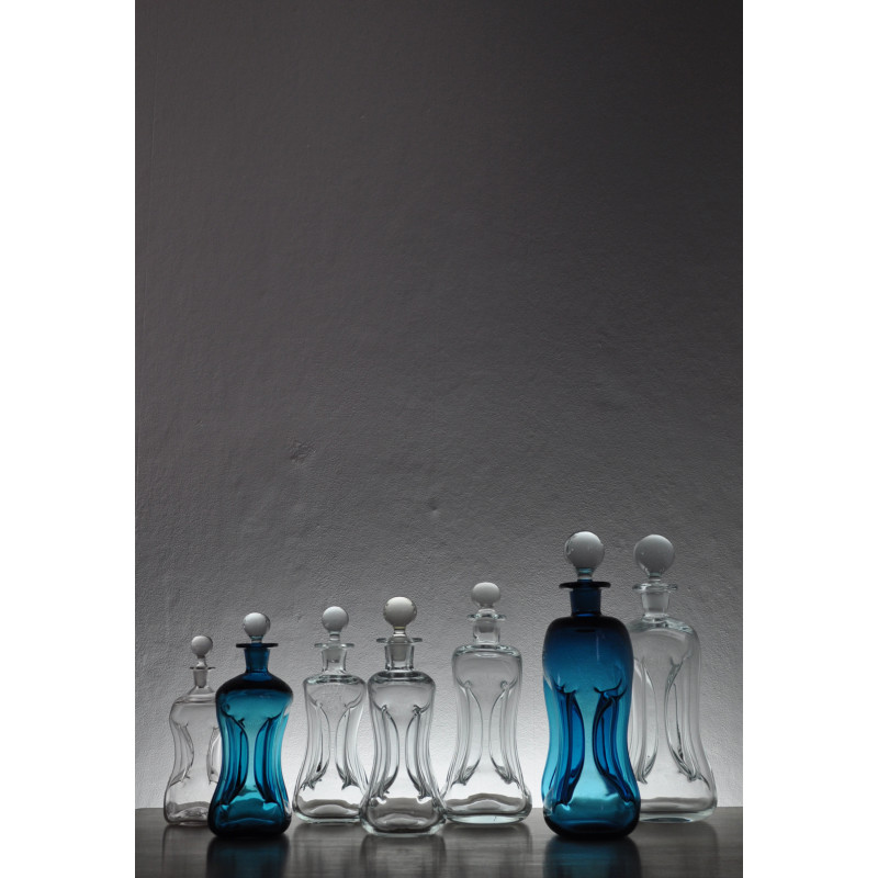 Satz von 7 mundgeblasenen Holmegaard Glas "Klukflasker"