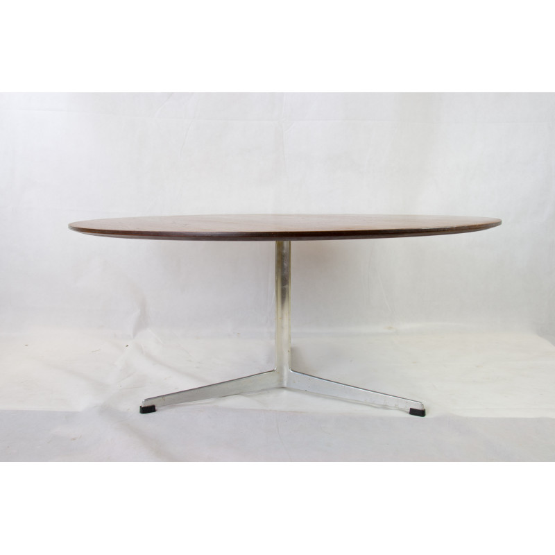 Dreibeiniger Couchtisch von Arne Jacobsen für Fritz Hansen, 1960er Jahre