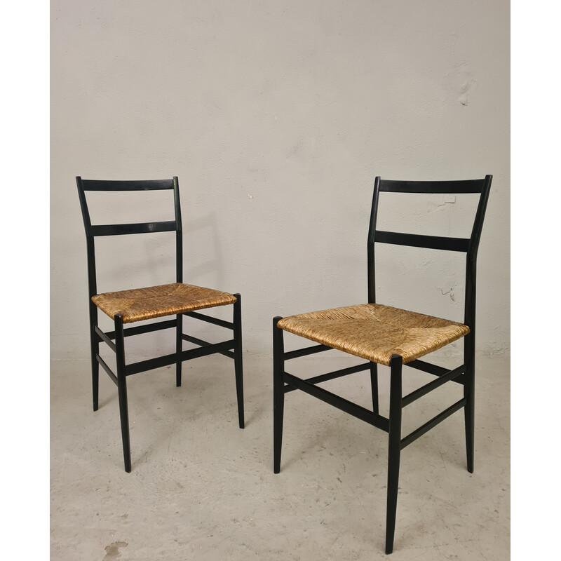 Paire de chaises paillées vintage Superleggera de Gio Ponti pour Cassina