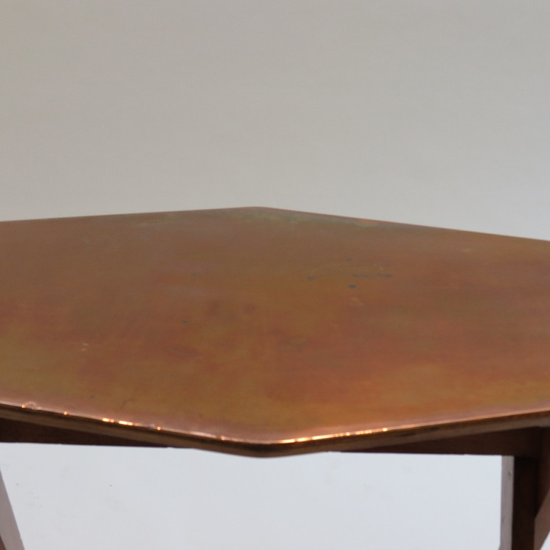 Table d'appoint vintage en cuivre et bois de chêne, 1950