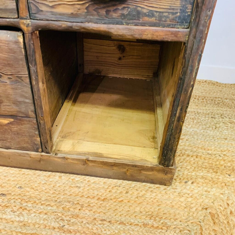 Armadio artigianale in legno vintage a 24 cassetti