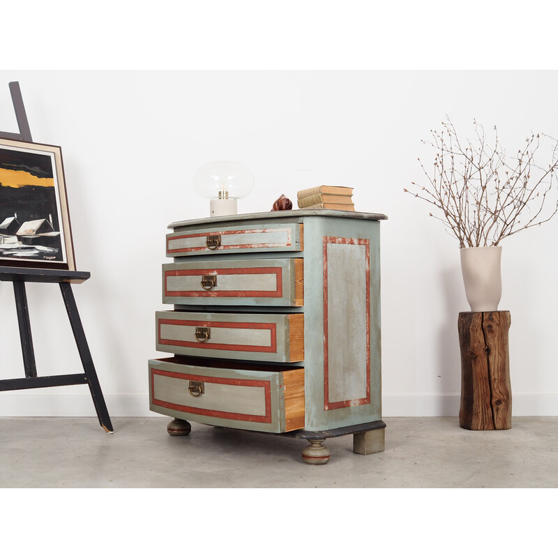 Vintage oakwood chest of drawers