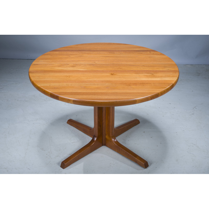 Mid-century teak round dining table by Gudme Møbelfabrik