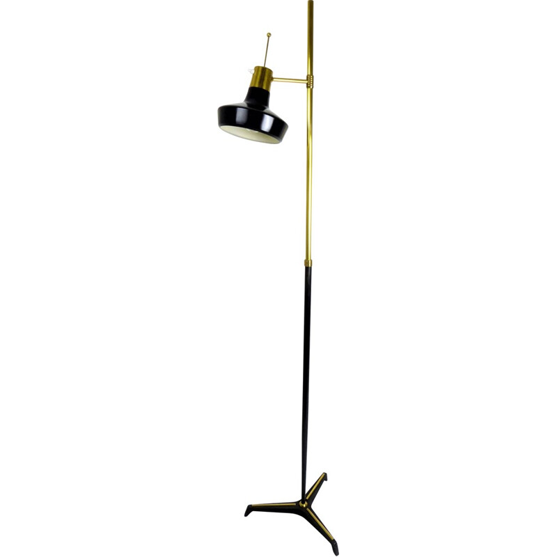 Lampadaire à réflecteur orientable en métal noir et en laiton - 1960