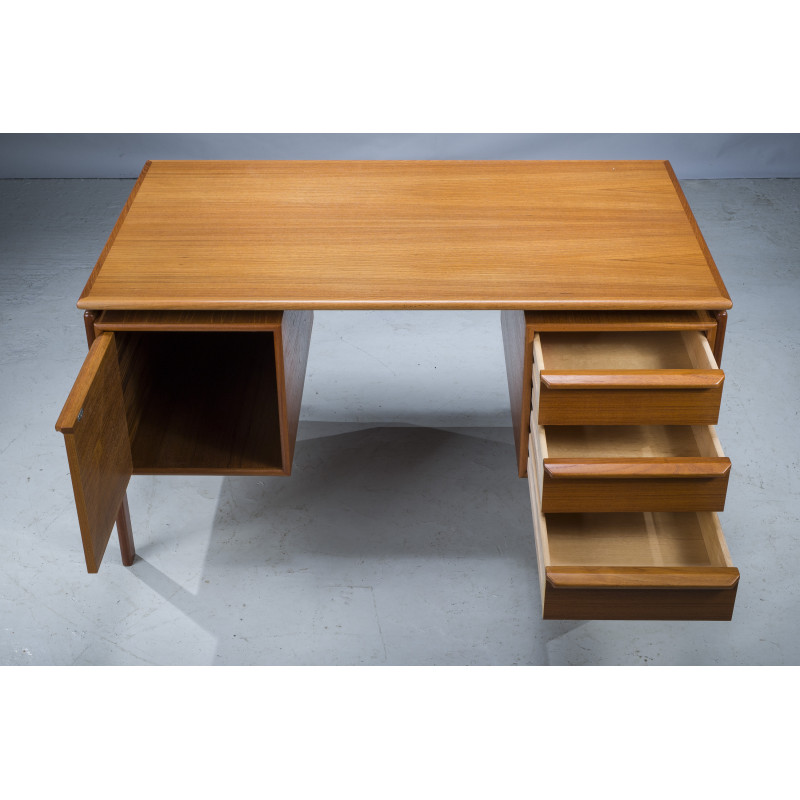 Mid-century teak desk by Gv Møbler, 1960s