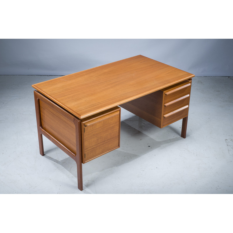 Teakholz-Schreibtisch aus der Mitte des Jahrhunderts von Gv Møbler, 1960er