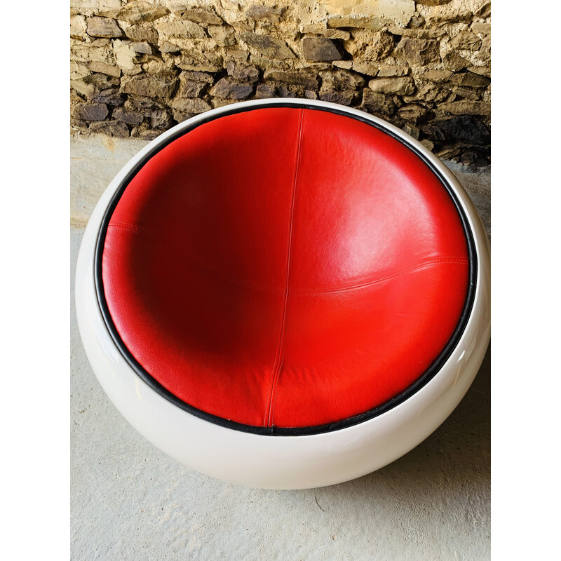 Vintage red leatherette eye pod ball armchair, 1960