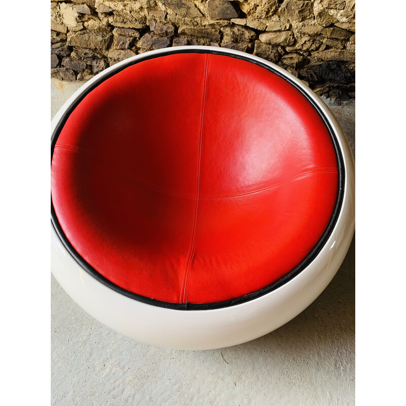 Vintage red leatherette eye pod ball armchair, 1960