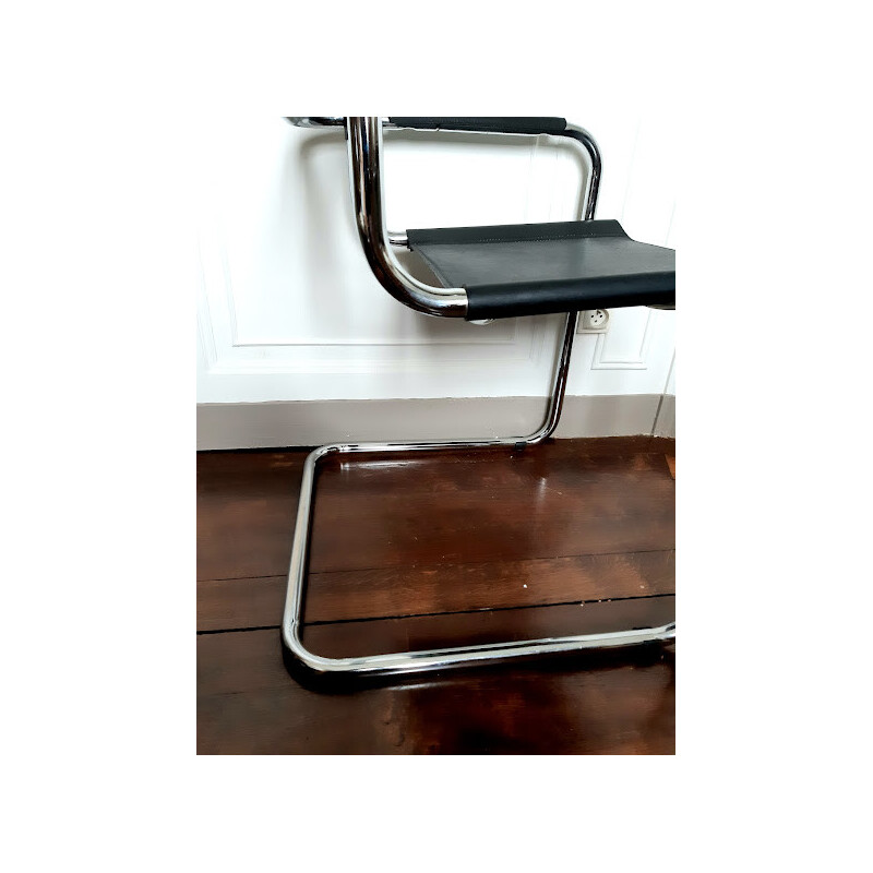 Cadeira de braços em metal cromado vintage e couro cantilever de Matteo Grassi, 1970