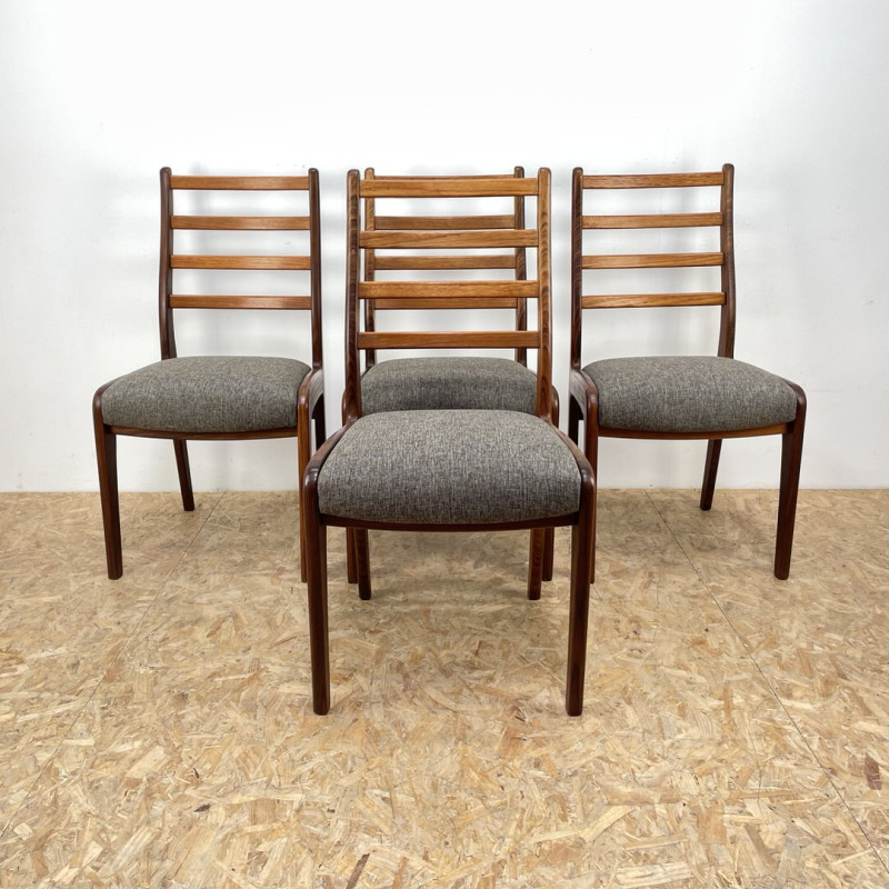 Conjunto de 4 cadeiras de jantar de meados do século por Victor Wilkins, anos 70