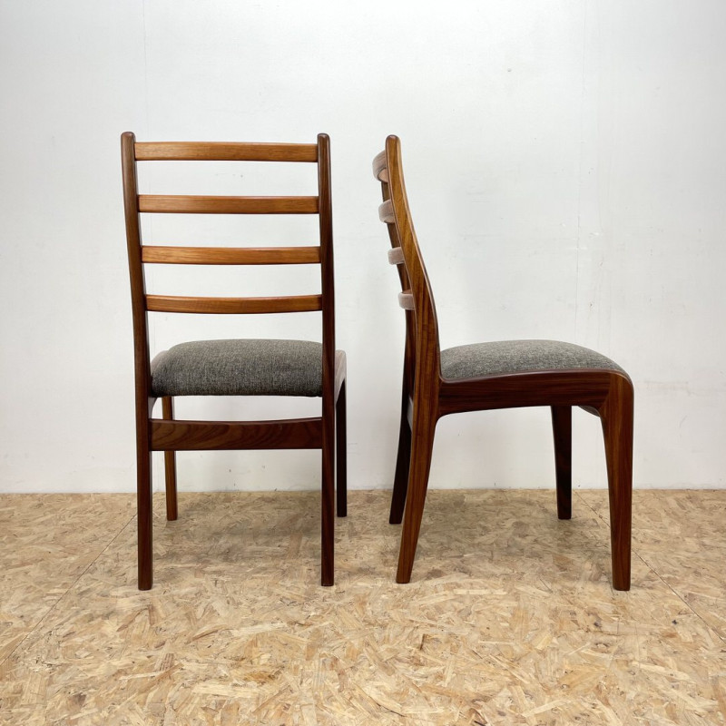 Conjunto de 4 cadeiras de jantar de meados do século por Victor Wilkins, anos 70
