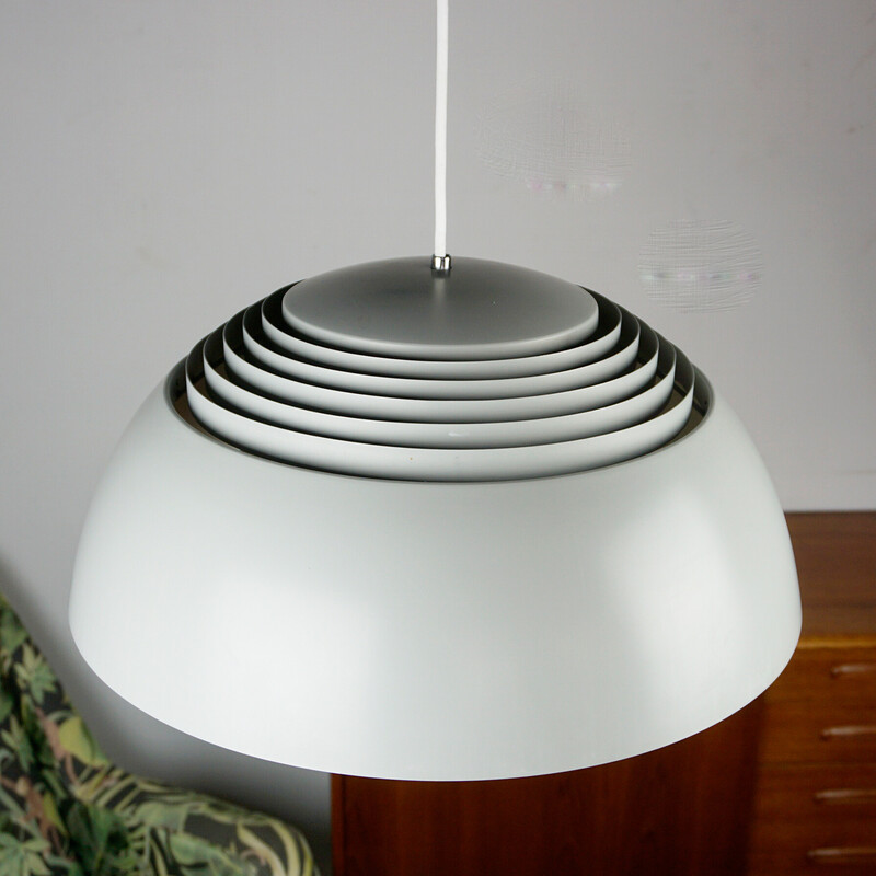 Vintage witte AJ Royal hanglamp van Arne Jacobsen voor Louis Poulsen, Denemarken 1960