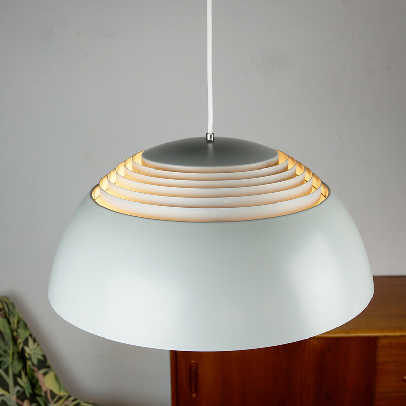 Vintage witte AJ Royal hanglamp van Arne Jacobsen voor Louis Poulsen, Denemarken 1960