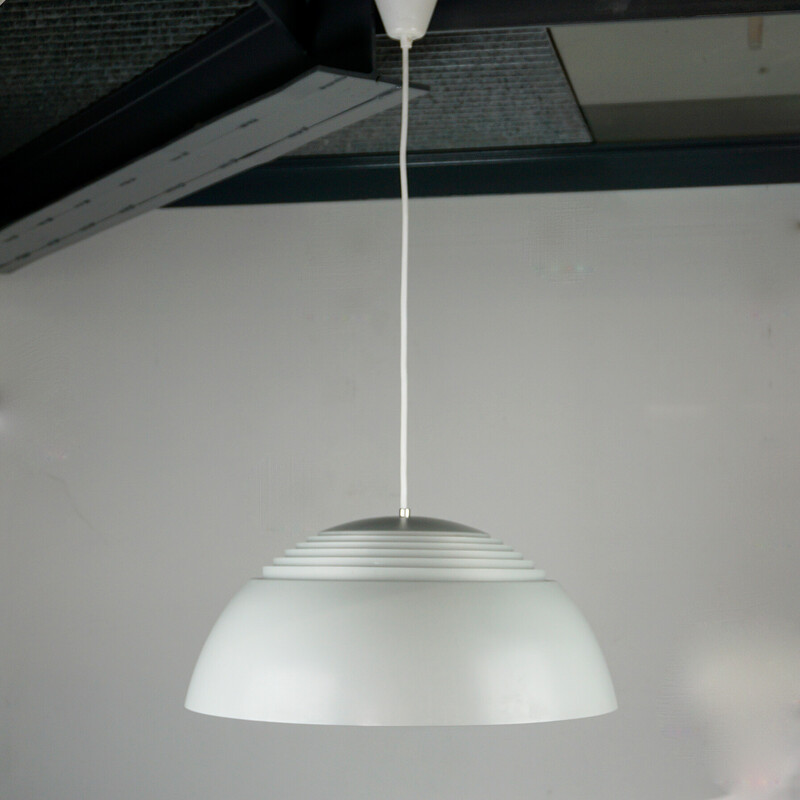 Vintage witte AJ Royal hanglamp van Arne Jacobsen voor Louis Poulsen, Denemarken 1960