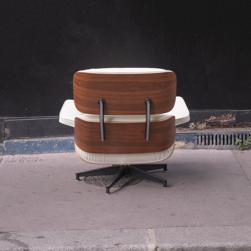 Vintage fauteuil met voetenbankje van Charles en Ray Eames voor Herman Miller, 2017