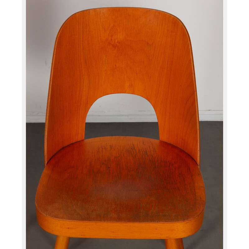 Coppia di sedie vintage in legno di Oswald Haerdtl per Ton, Cecoslovacchia 1960