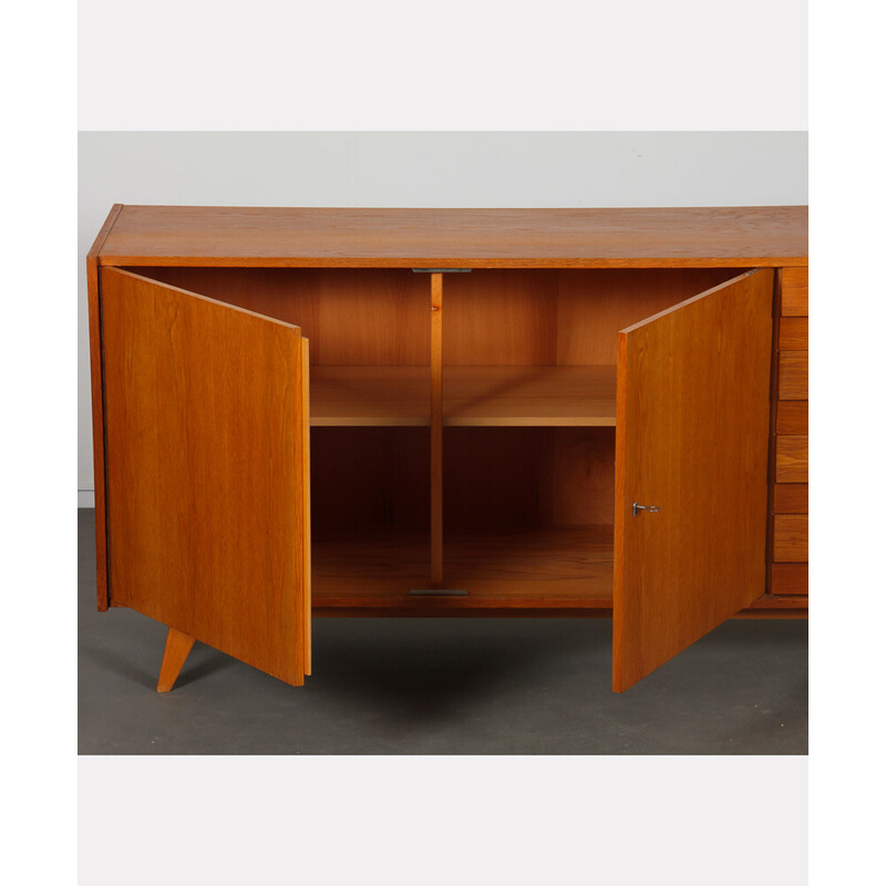 Credenza vintage in legno U-460 di Jiroutek per Interier Praha, 1960