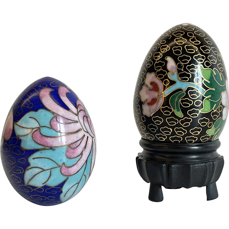 Pareja de huevos de cloisonné esmaltados de época en latón