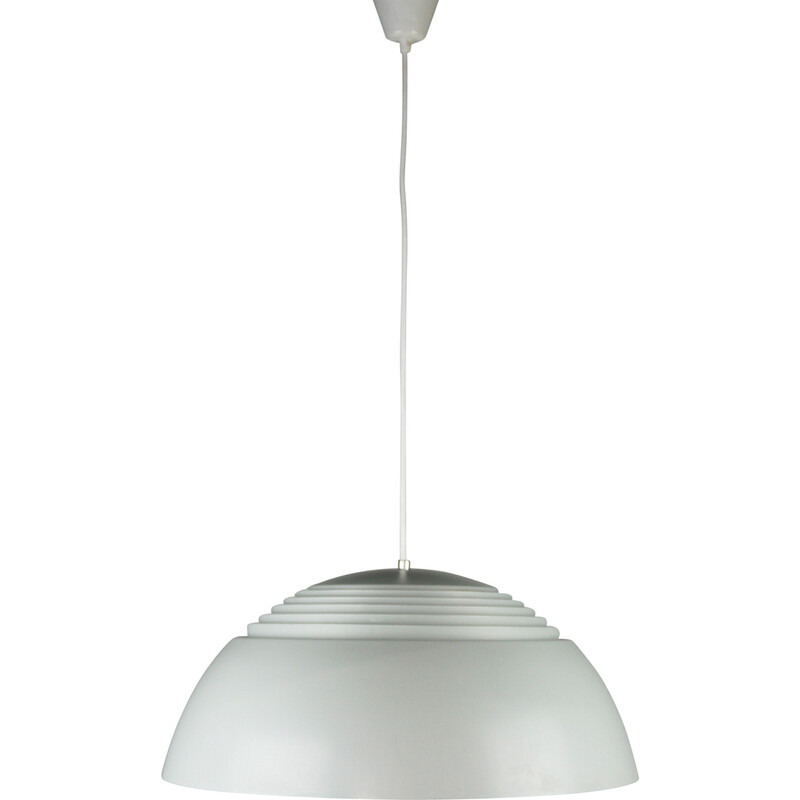 Lampada a sospensione vintage AJ Royal bianca di Arne Jacobsen per Louis Poulsen, Danimarca 1960