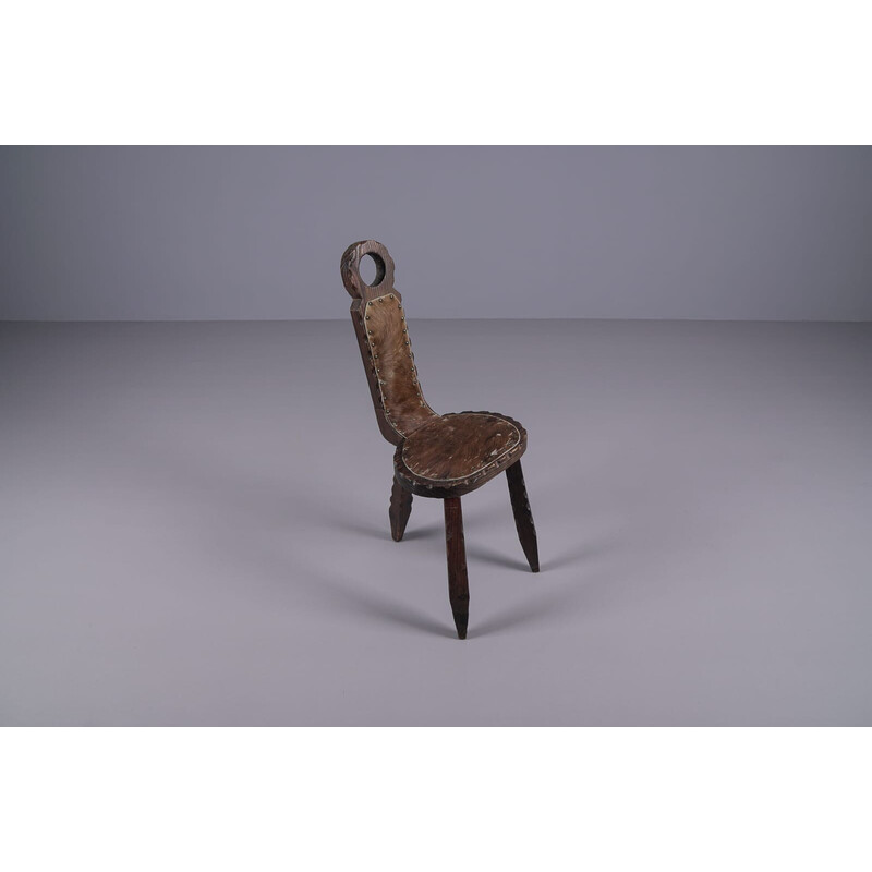 Cadeira esculpida rústica brutalista Vintage de 3 patas, França 1960