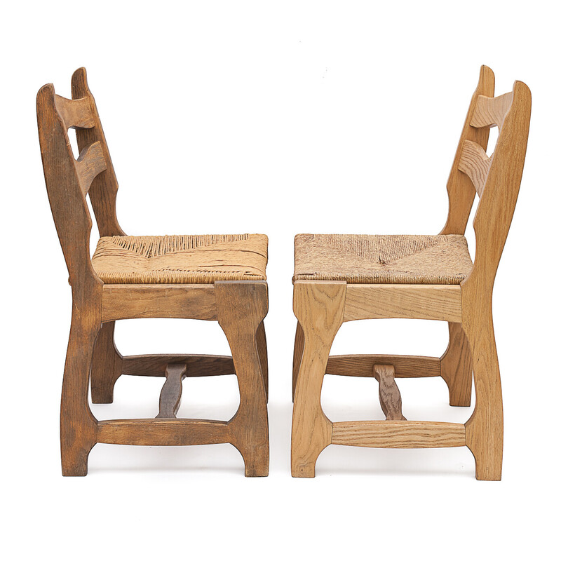 Paire de chaises vintage en bois massif et paille par Guillerme et Chambron, 1950