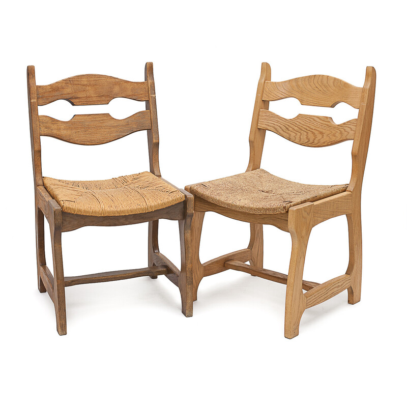 Par de cadeiras de madeira maciça vintage e palha de Guillerme e Chambron, 1950