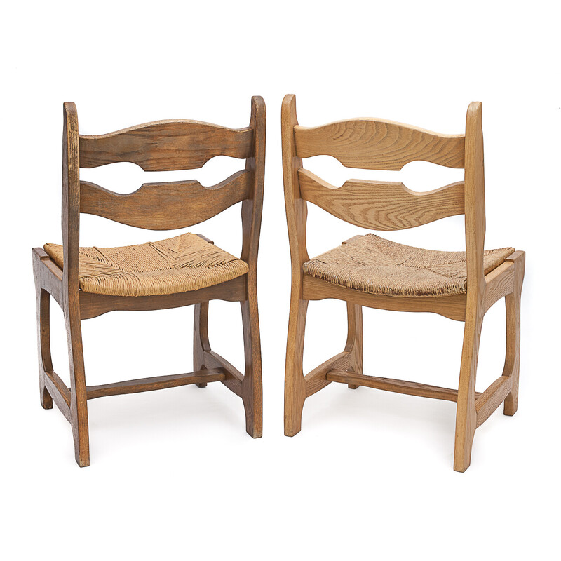 Paire de chaises vintage en bois massif et paille par Guillerme et Chambron, 1950