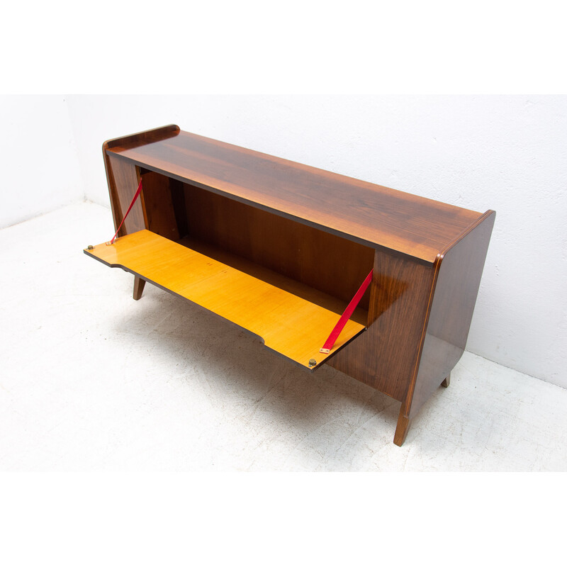 Commode vintage en noyer par František Jirák pour Tatra Nabytok, Tchécoslovaquie 1960