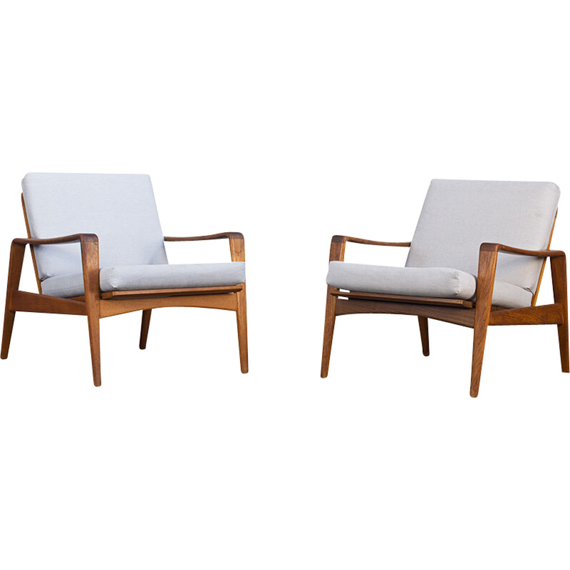 Pair of vintage lounge chairs by Illum Walkelsø for Niels Eilersen, 1960s