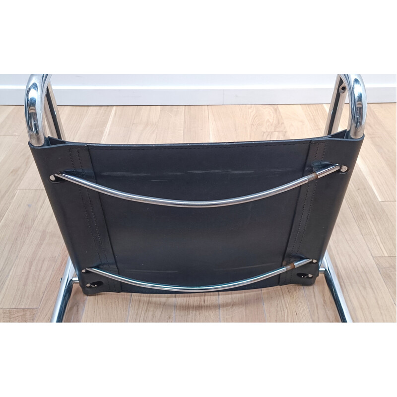 Silla vintage B34 con asiento y respaldo de cuero negro grueso y marco de aluminio cromado de Marcel Breuer