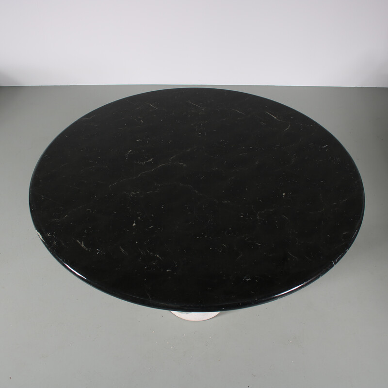 Vintage-Esstisch mit runder schwarzer Marmorplatte von Angelo Mangiarotti für Skipper, Italien 1960er Jahre