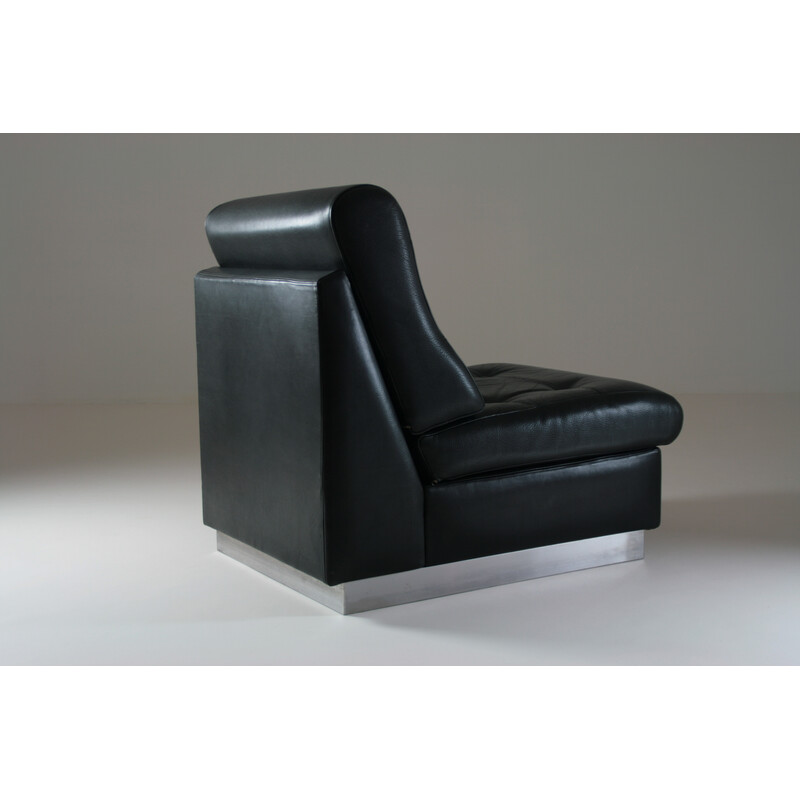 Sillón vintage de cuero negro de Jacques Charpentier, Francia 1970