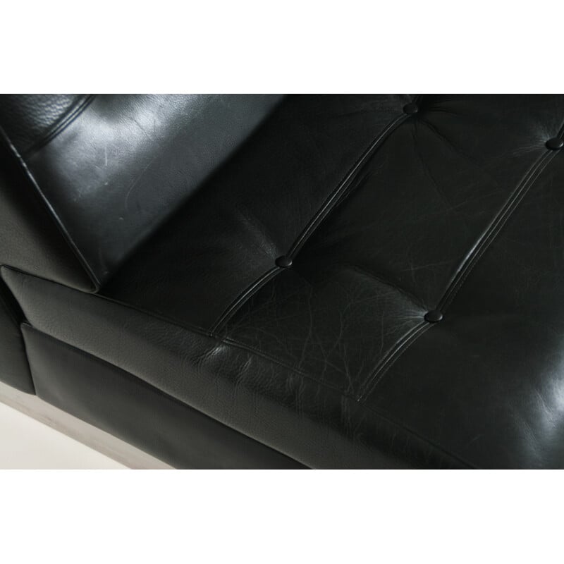 Fauteuil vintage en cuir noir par Jacques Charpentier, France 1970