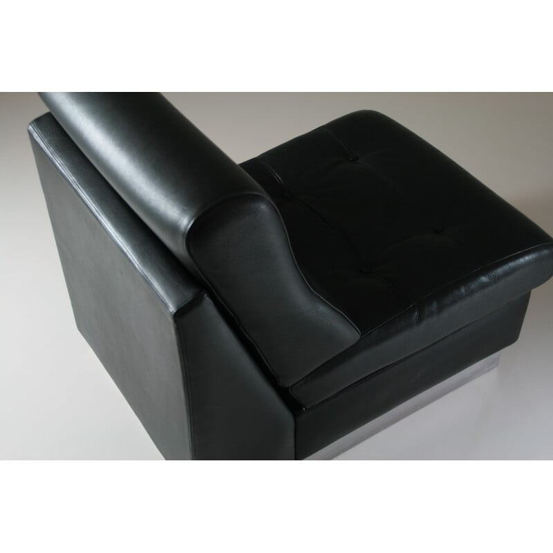 Fauteuil vintage en cuir noir par Jacques Charpentier, France 1970