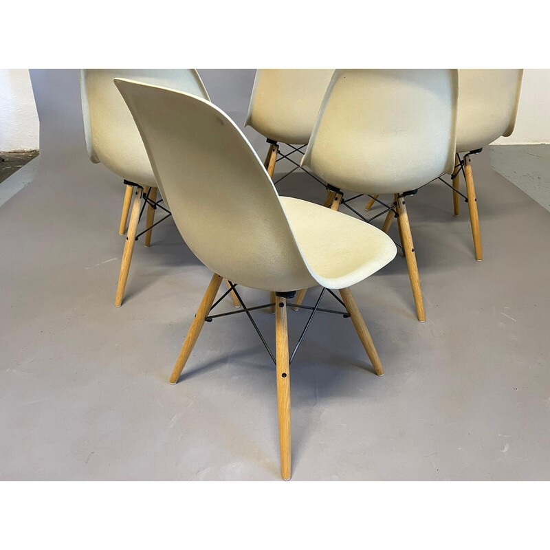 Set of 6 vintage "Dsw" shell chairs by Charles and Ray Eames for Herman Miller, U.S.A. 1965s