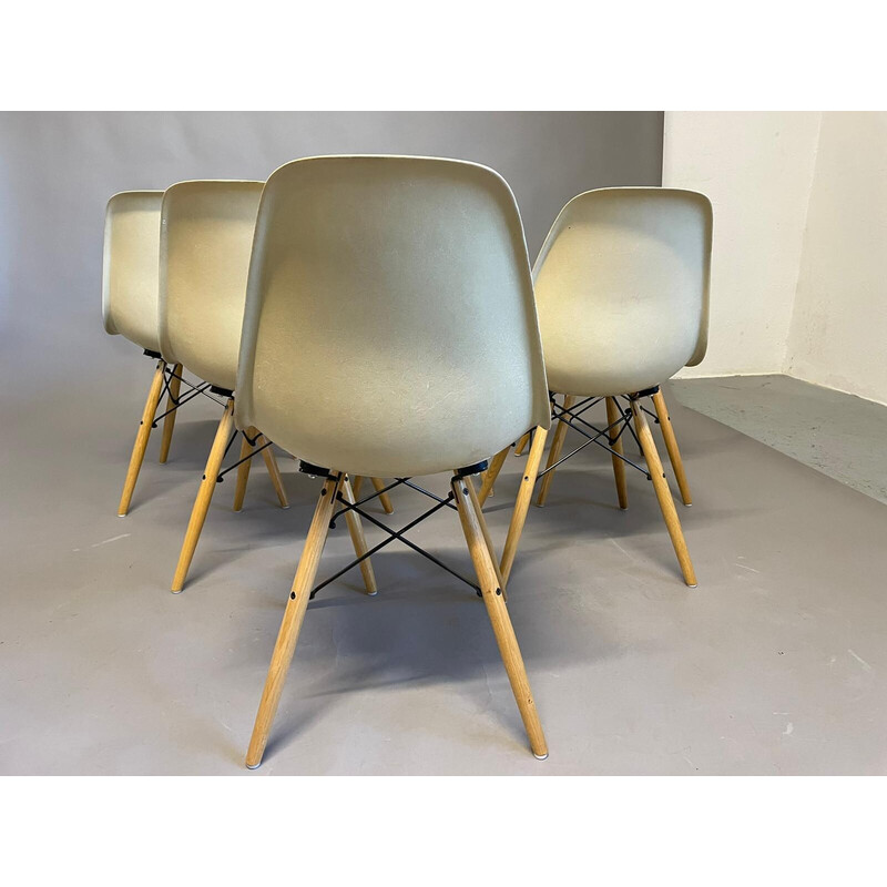 Set of 6 vintage "Dsw" shell chairs by Charles and Ray Eames for Herman Miller, U.S.A. 1965s