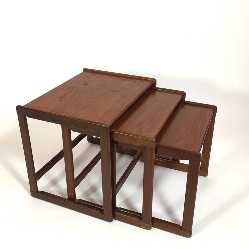 Tables gigognes scandinaves en teck - 1960