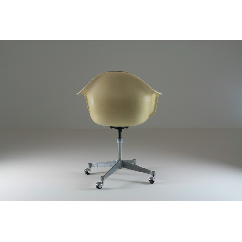 Vintage glasvezel fauteuil van Charles en Ray Eames voor Herman Miller, 1960