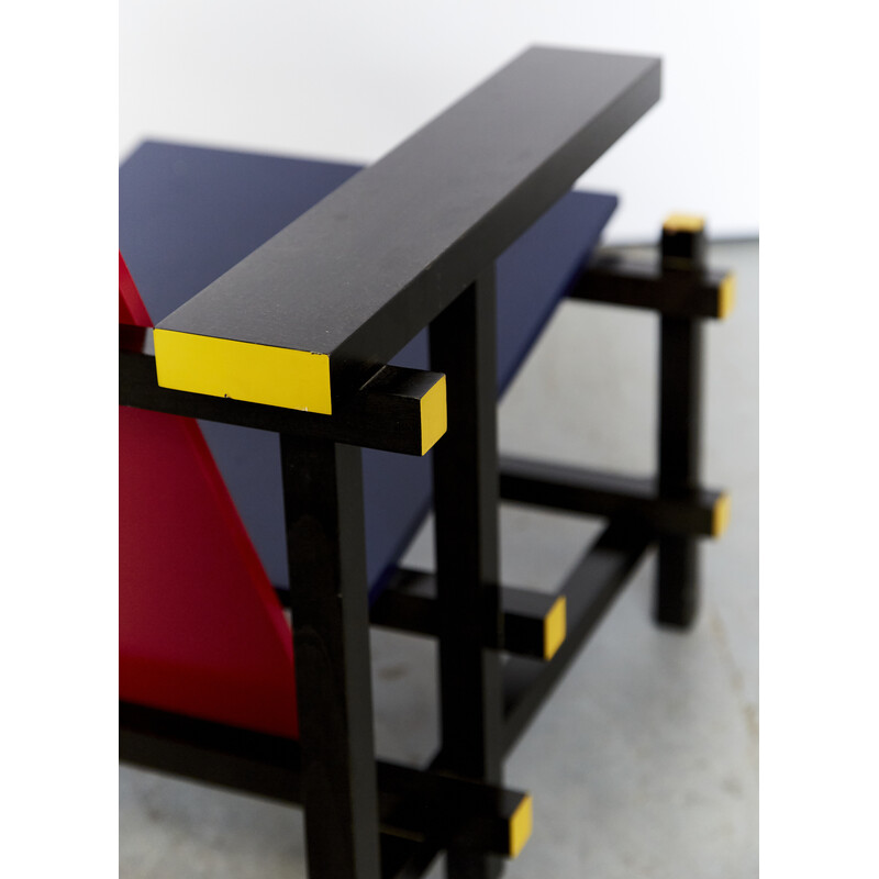 Poltrona Vintage vermelha e azul de Gerrit Thomas Rietveld para Cassina