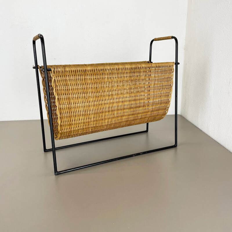 Mid-century rattan Bauhaus magazine rack, France 1970s