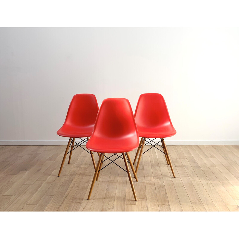 Vintage Dsw chair by Charles and Ray Eames for Vitra