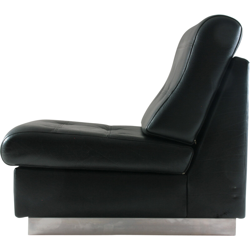 Sillón vintage de cuero negro de Jacques Charpentier, Francia 1970